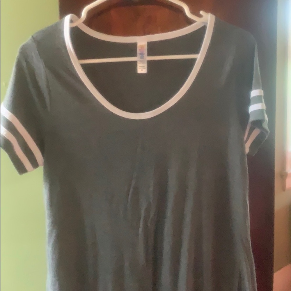 LulaRoe tee. Never worn
